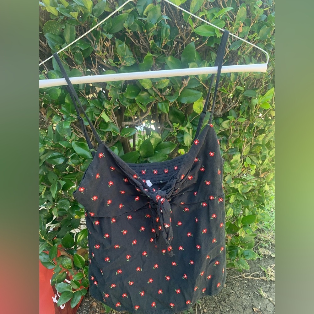 Women’s floral printed tank top. Size Small.